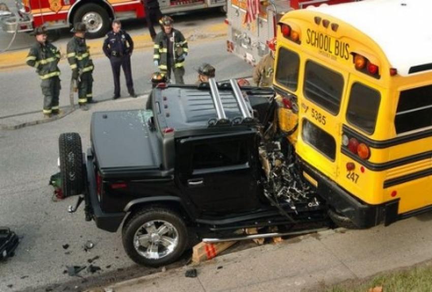 Hummer H2 Crash
