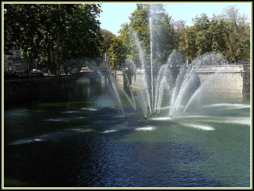 Nmes (30) - Jets d'eau
