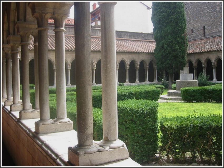 Clotre d'Arles sur Tech (66)