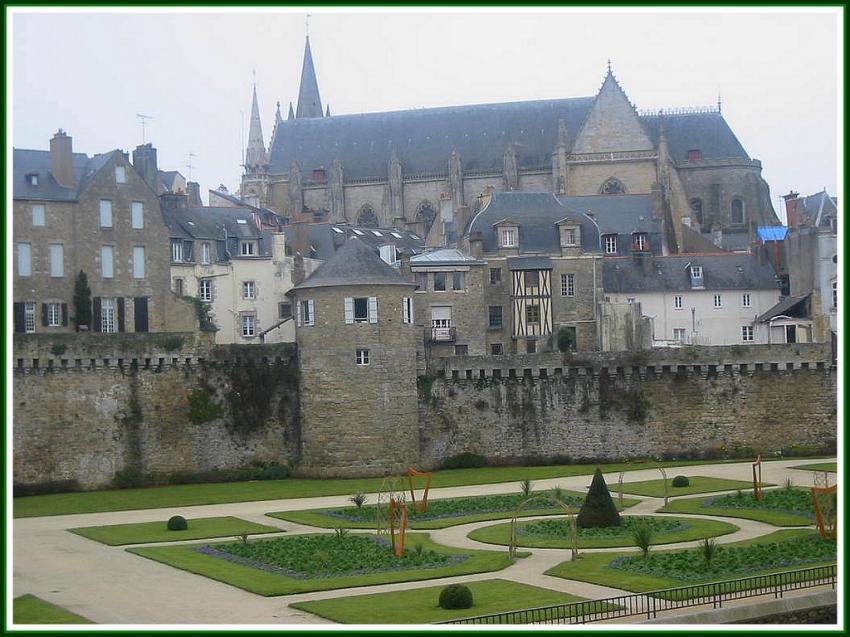 Vannes (56) Remparts et jardins