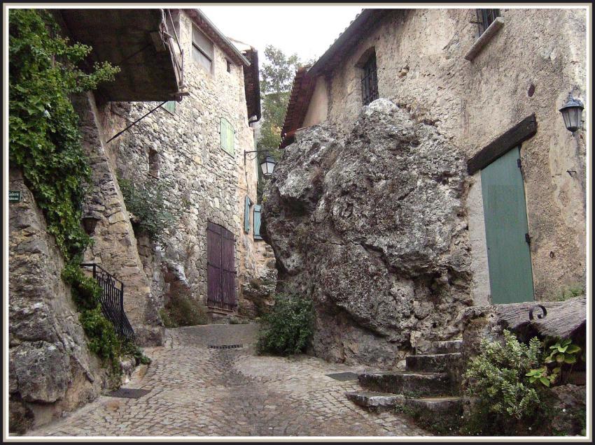 Tourtour (83) - Une rue