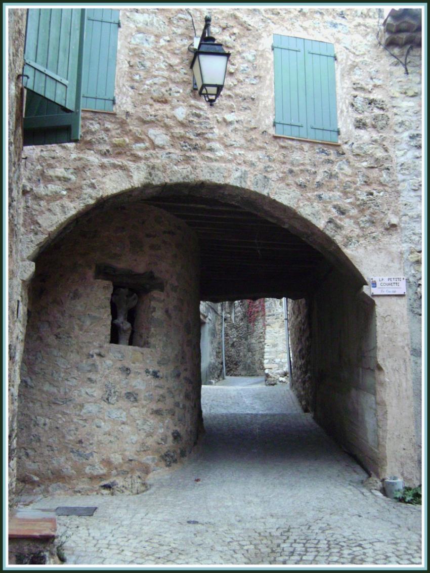 Tourtour (83) - Porche