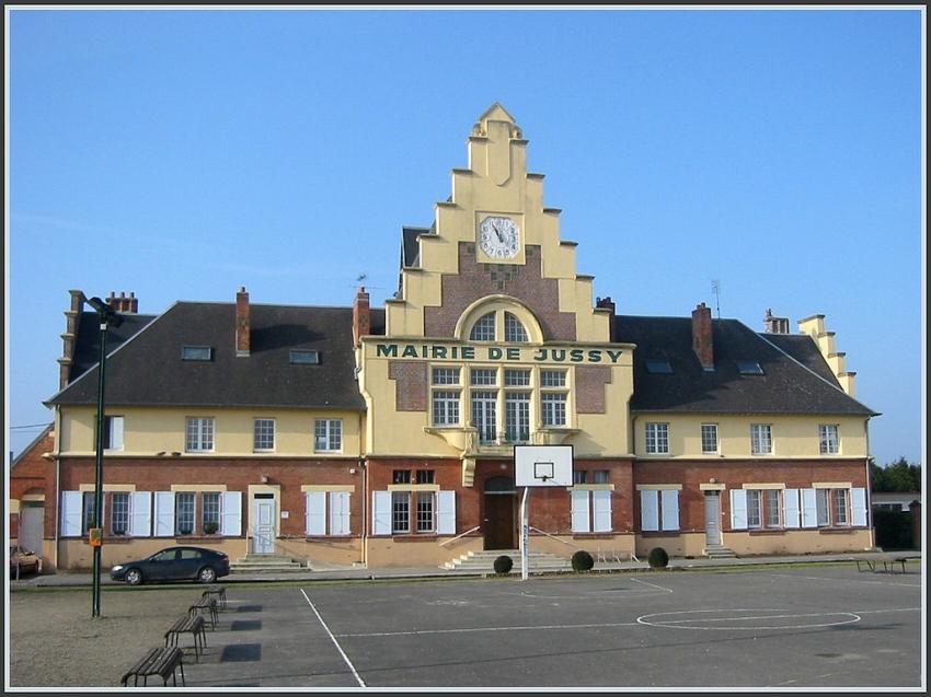 La mairie de Jussy (02)
