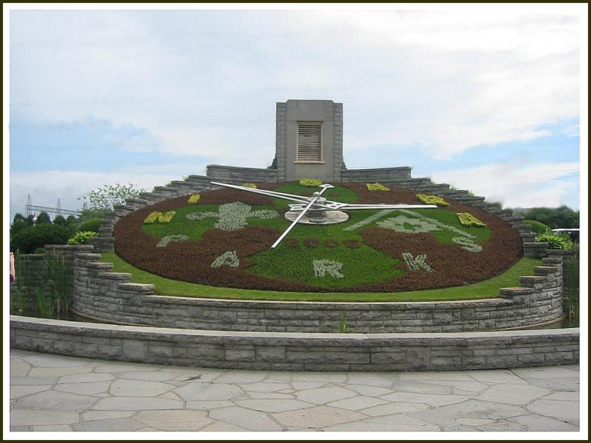 Horloge vgtale prs de Toronto