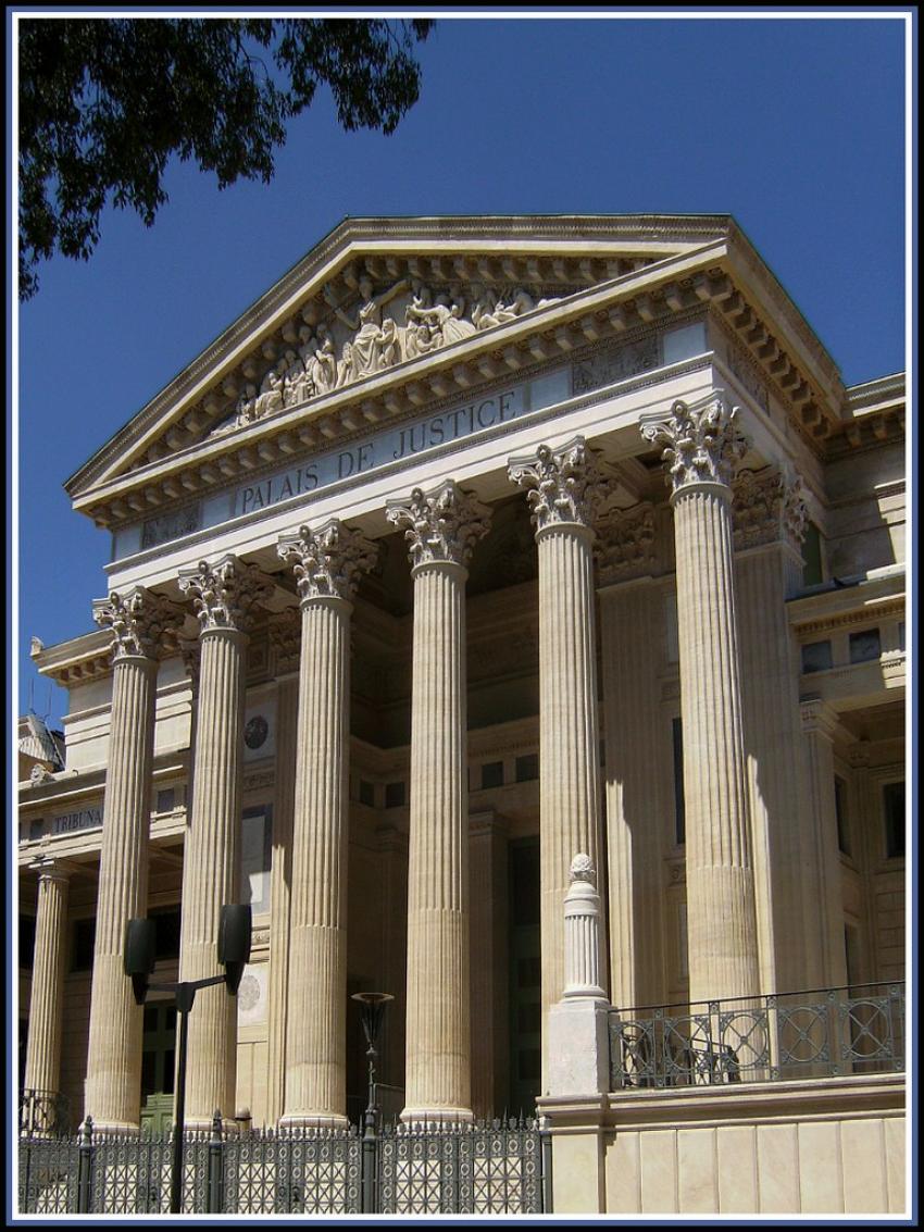 Nmes (30) - le Palais de Justice