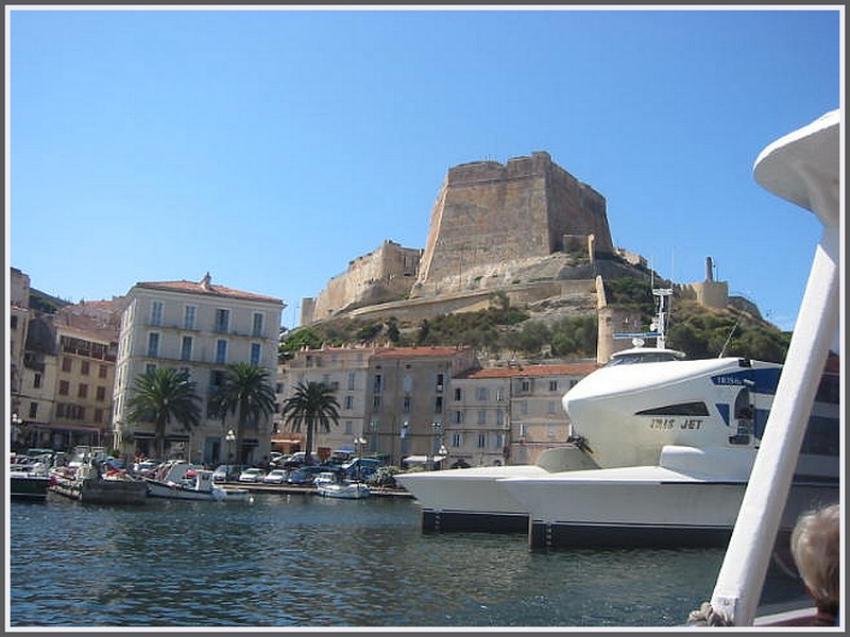 Bonifacio - Entre du port