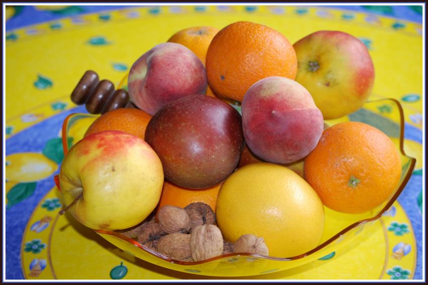 Coupe de fruits d'automne.