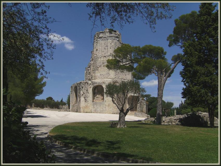 Nmes (30) - Tour Magne