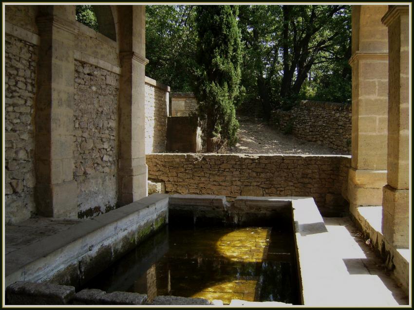 Lavoir  Vers-Pont-du-Gard (30)