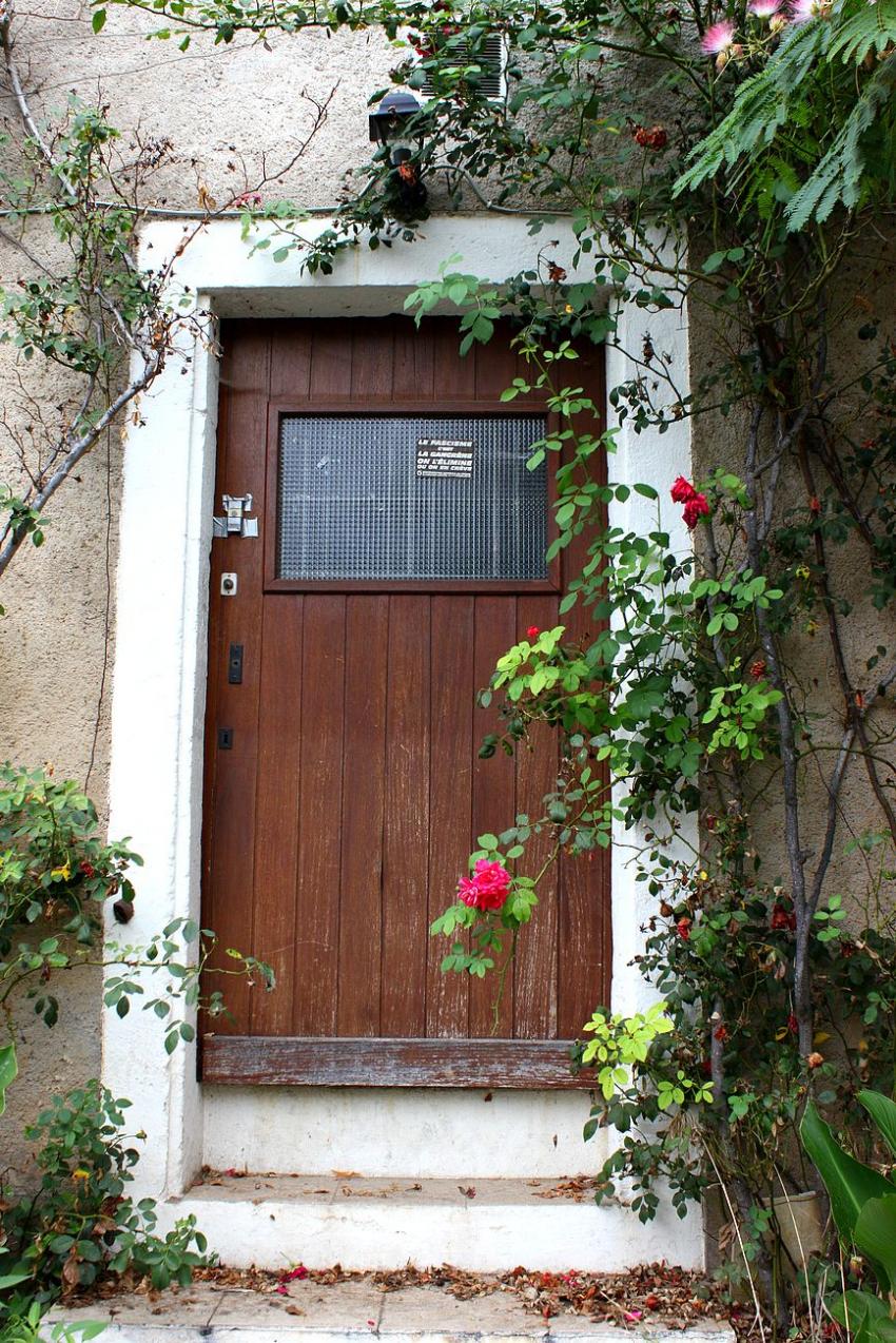 Portes (108) : Dans le Prigord,  Montignac (85)