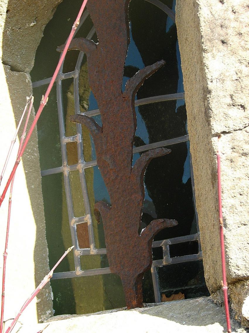 Vitrail de la chapelle St Joseph 