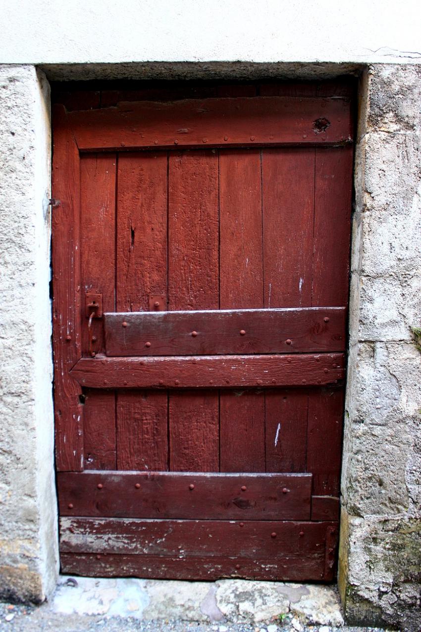 Portes (93) : Dans le Prigord,  Montignac (70)