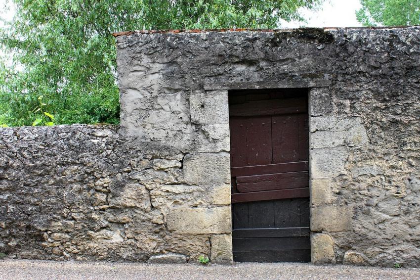 Portes (65) :  Dans le Prigord,  Montignac (42)