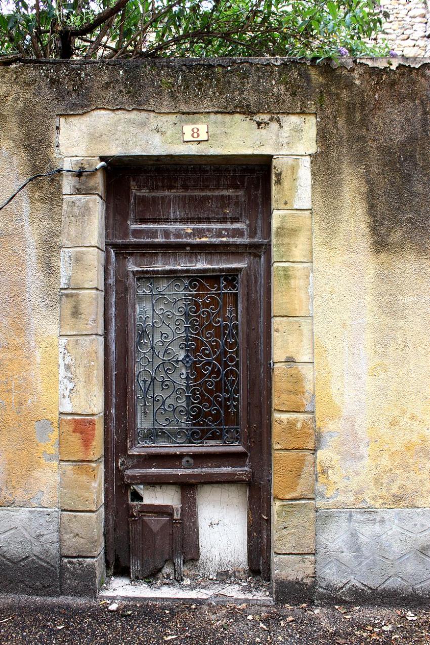 Portes (110) : Dans le Prigord,  Montignac (87)