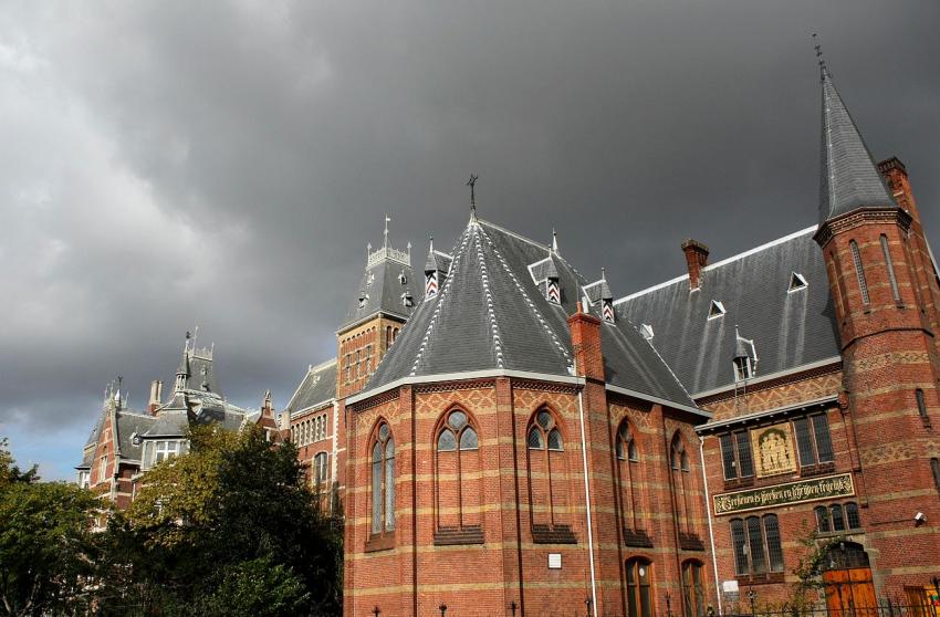 Amsterdam (96)Ciel menaant au-dessus du Rijksmuse