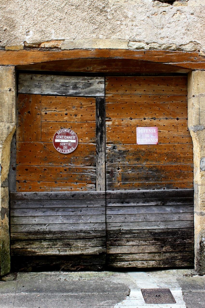 Portes (31) :  Dans le Prigord,  Montignac (8)