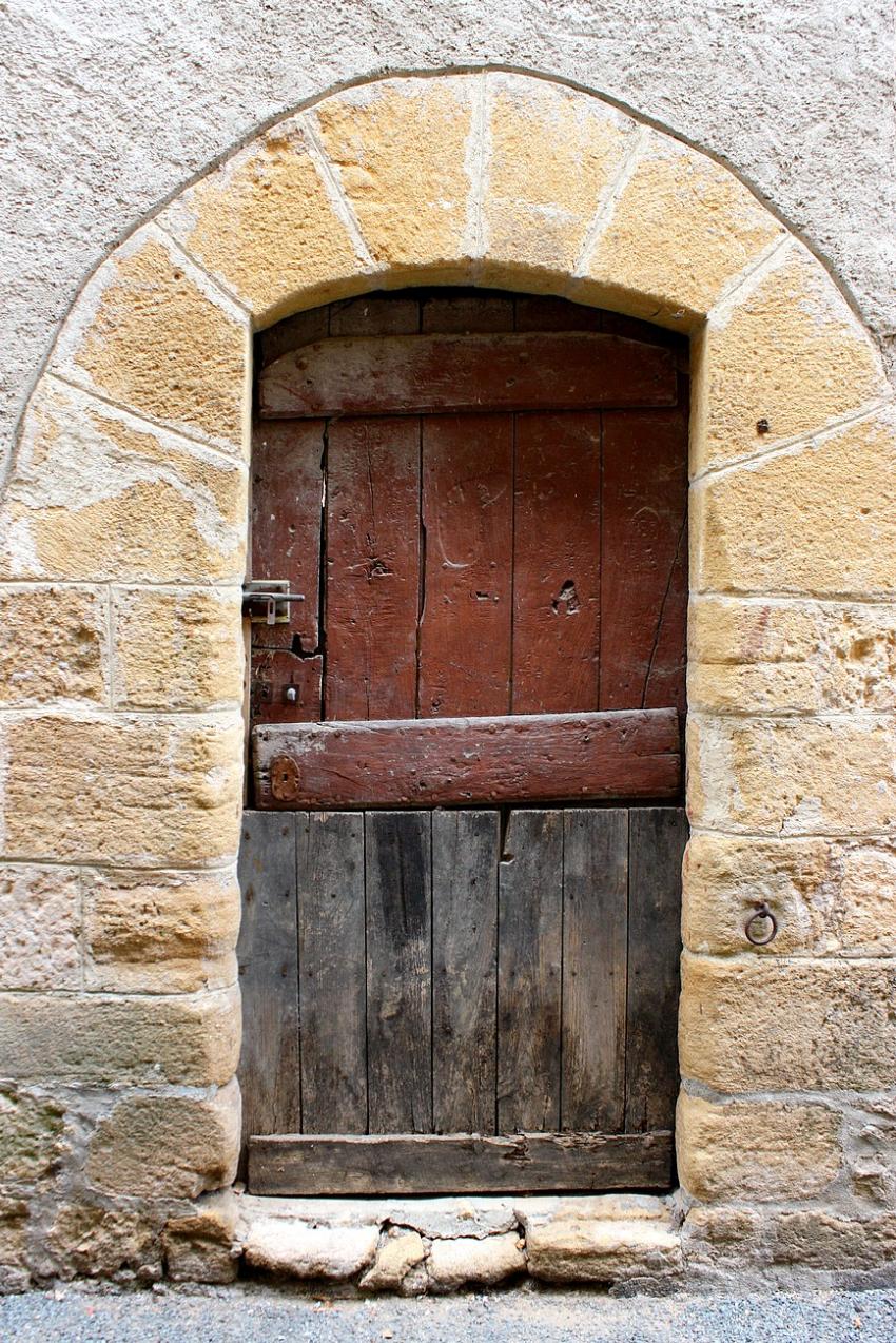 Portes (49) : Dans le Prigord,  Montignac (26)