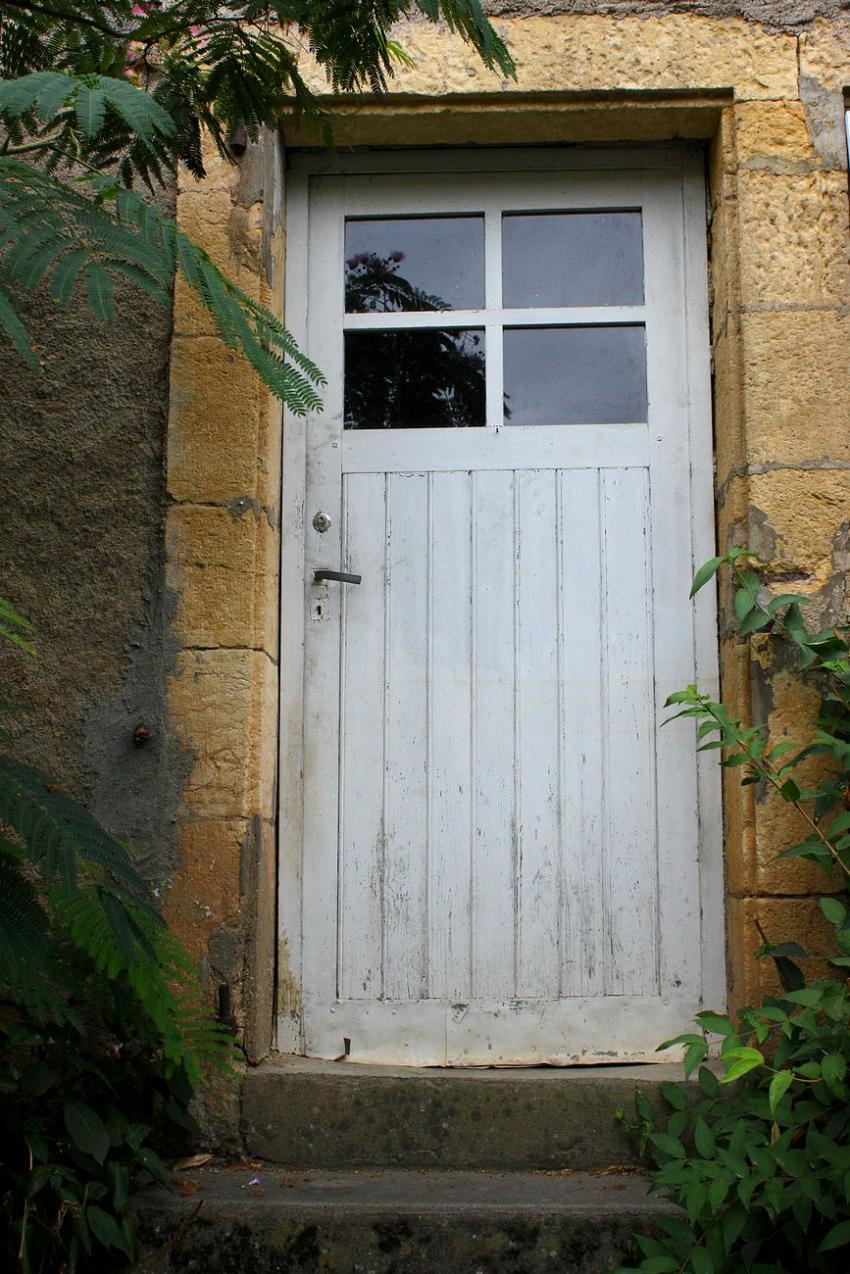 Portes (109) : Dans le Prigord,  Montignac (86)