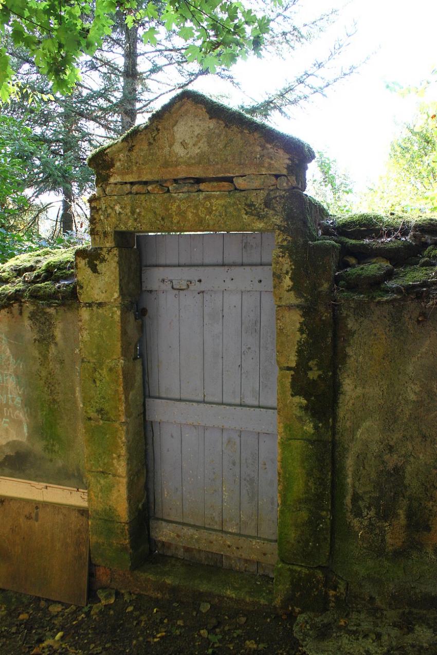 Portes (187) : Dans le Prigord  Montignac (164)