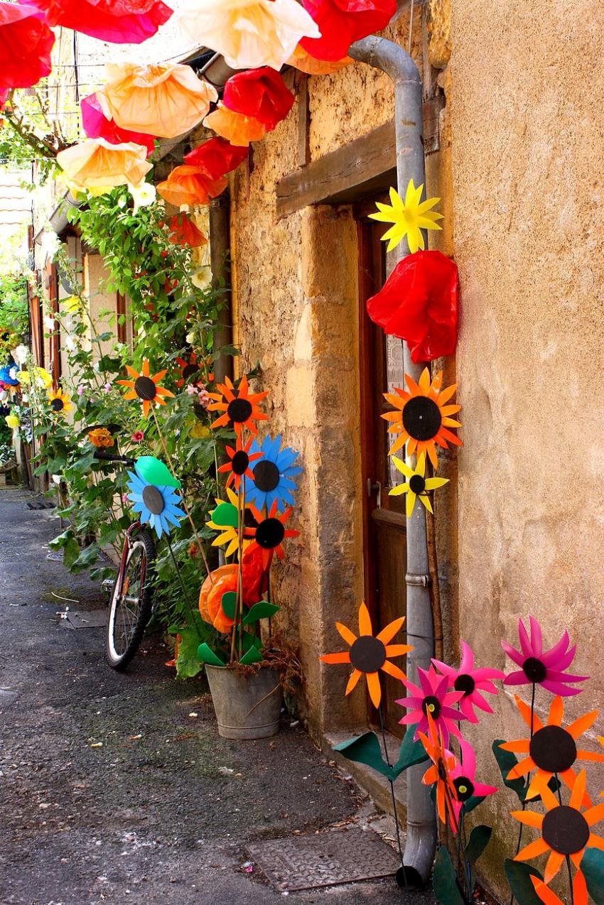 Portes (147) : Dans le Prigord,  Montignac (124)