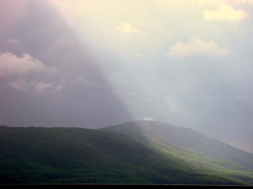 il pleu d un cote est l autre il fait beau