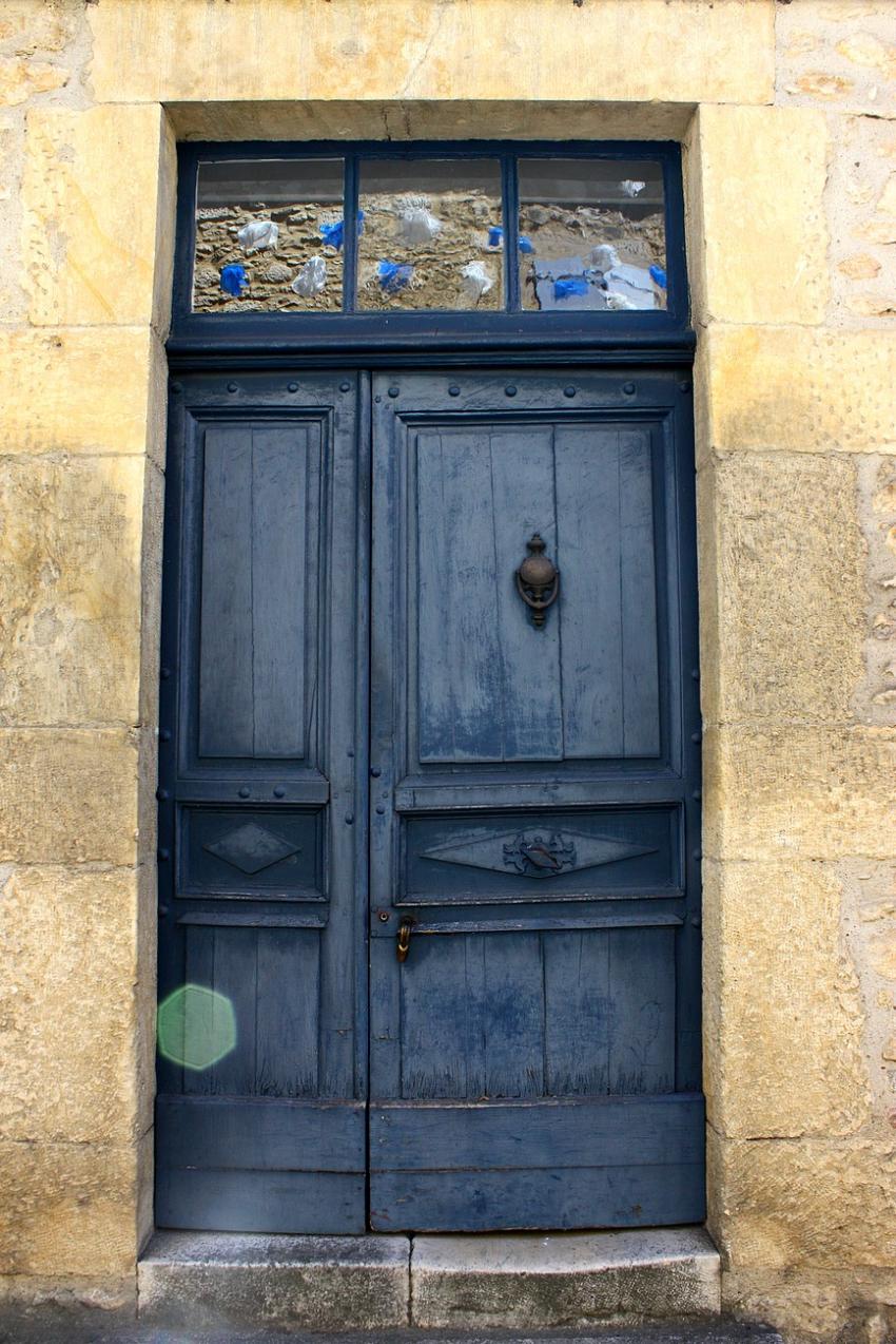 Portes (79) :  Dans le Prigord,  Montignac (56)