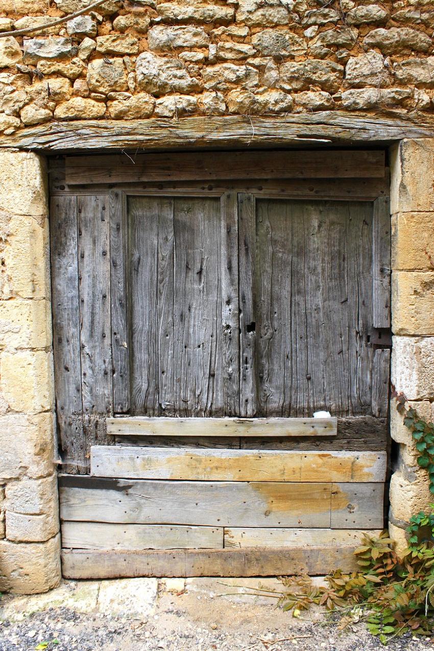 Portes (46) : Dans le Prigord,  Montignac (23)