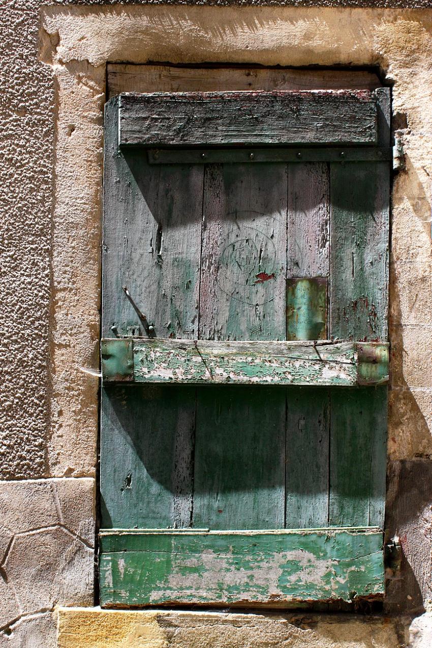 Portes (82) :  Dans le Prigord,  Montignac (59)