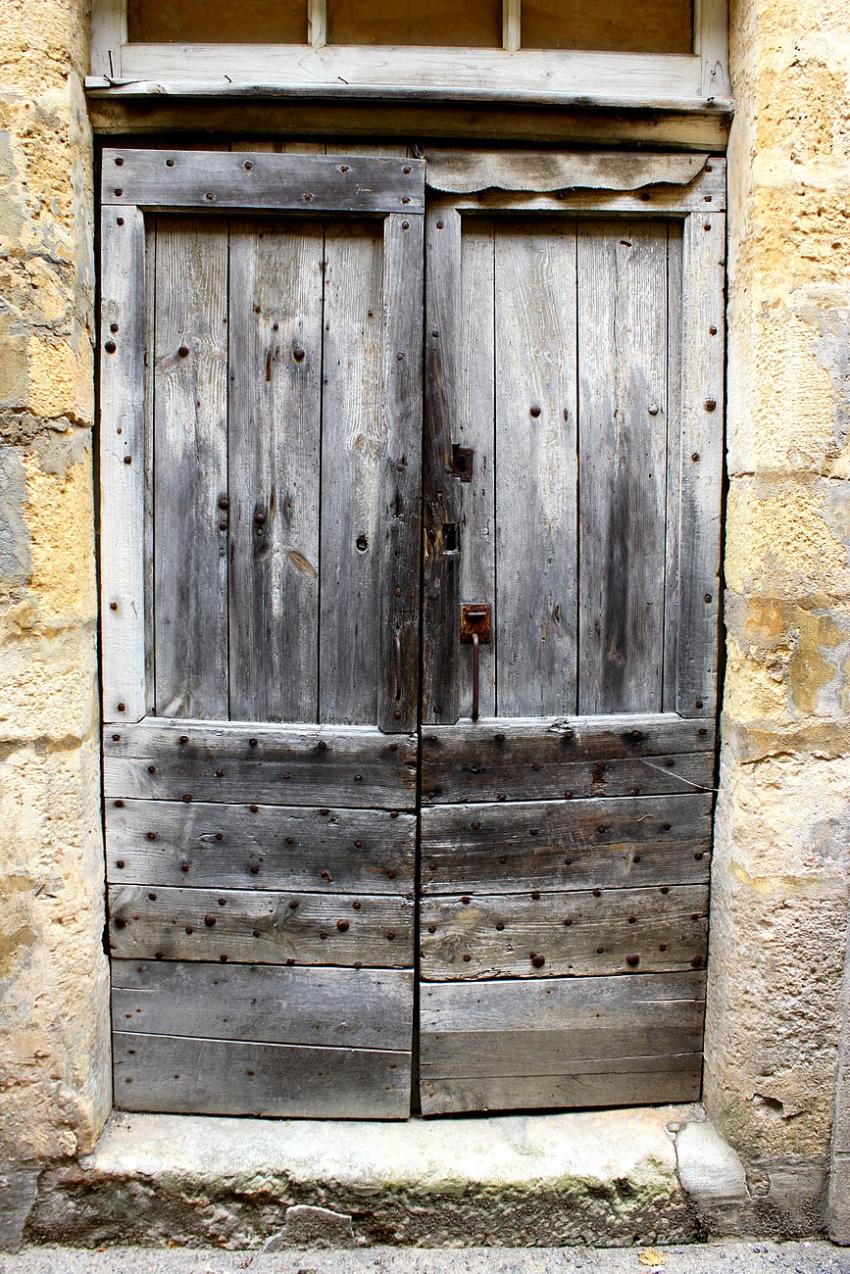 Portes (44) : Dans le Prigord,  Montignac (21)