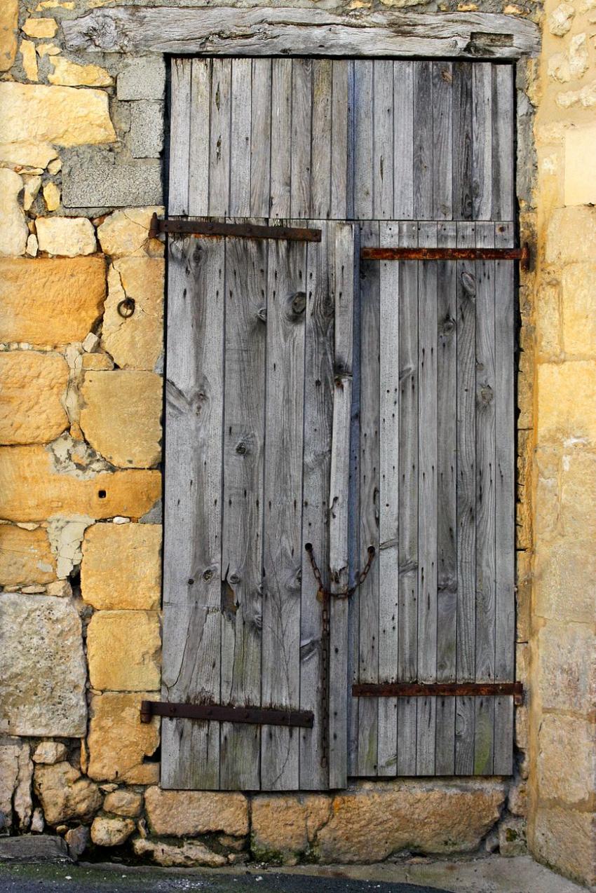 Portes (138) : Dans le Prigord,  Montignac (115)