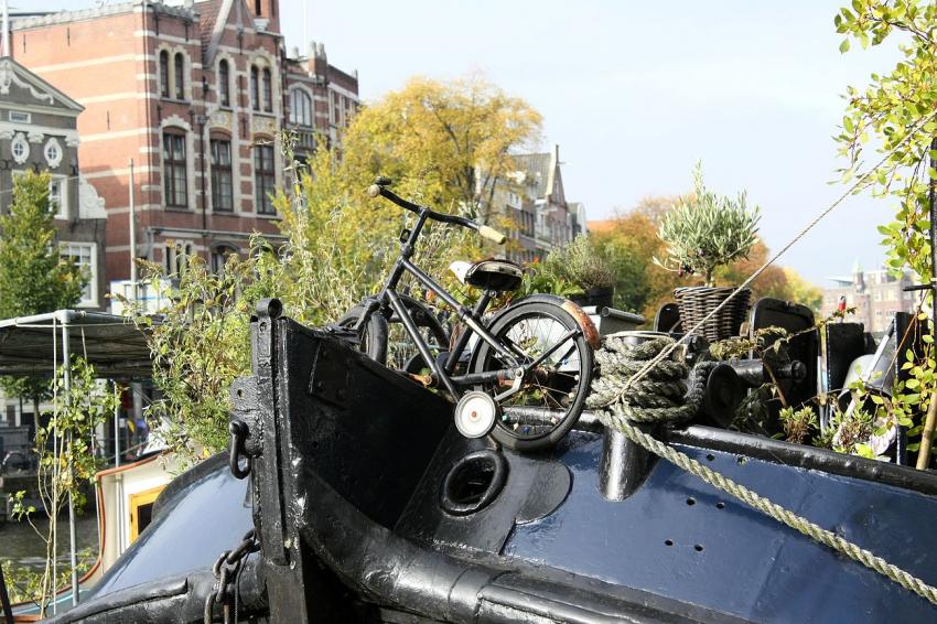 Amsterdam (11) Les vlos sont partout