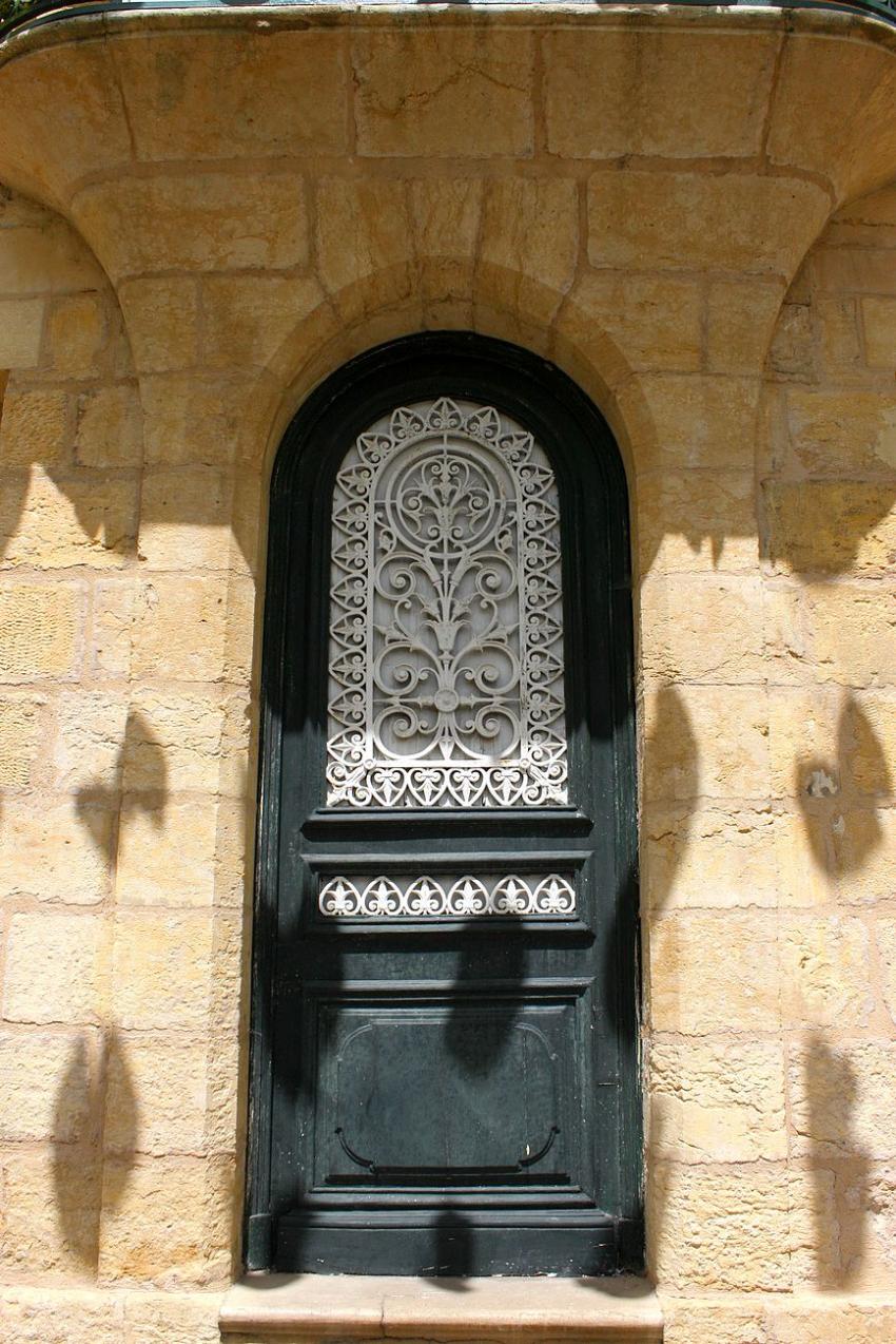 Portes (152) : Dans le Prigord,  Montignac (129)