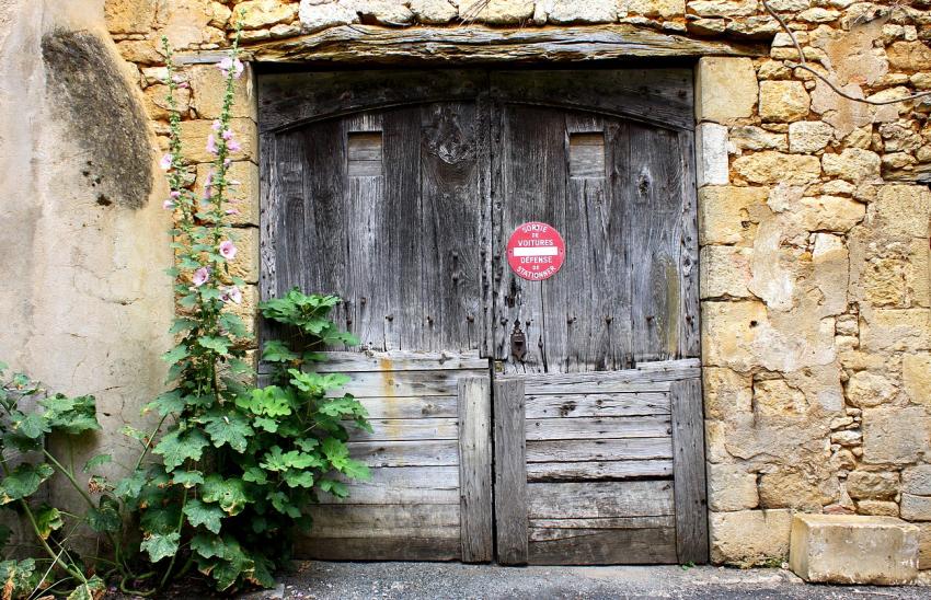 Portes (45) : Dans le Prigord,  Montignac (22)