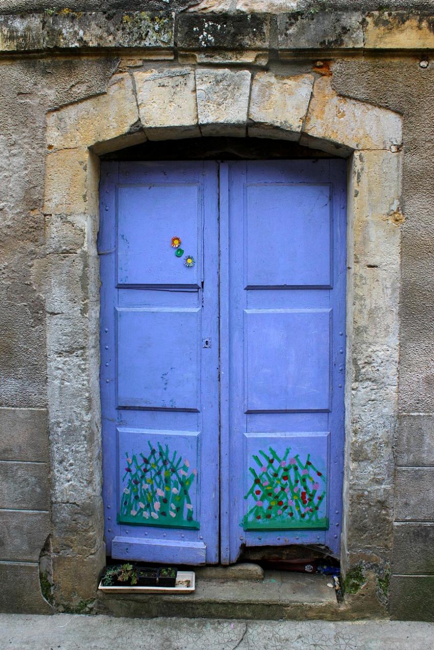 Portes (52) : Dans le Prigord,  Montignac (29)