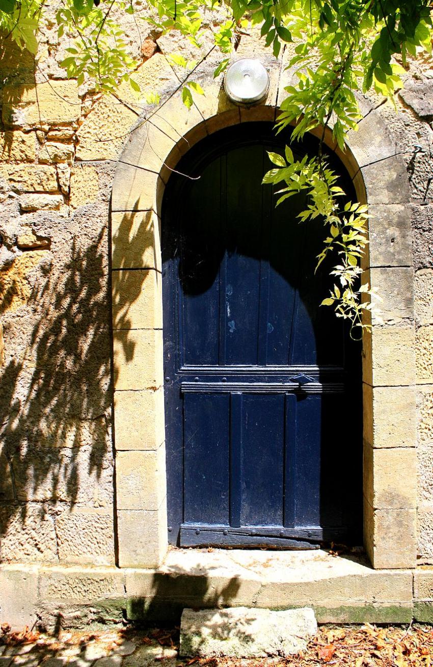 Portes (161) :  Dans le Prigord,  Montignac (138