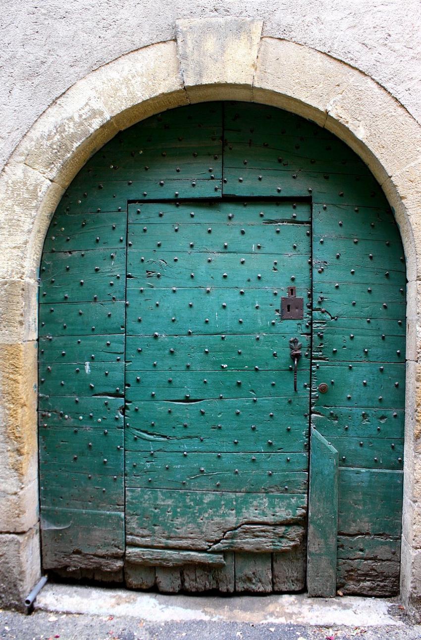 Portes (48) : Dans le Prigord,  Montignac (25)