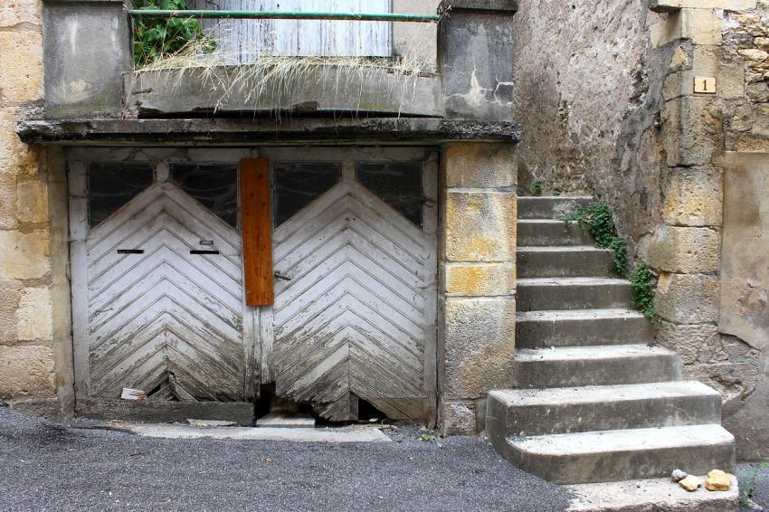 Portes (56) :  Dans le Prigord,  Montignac (33)