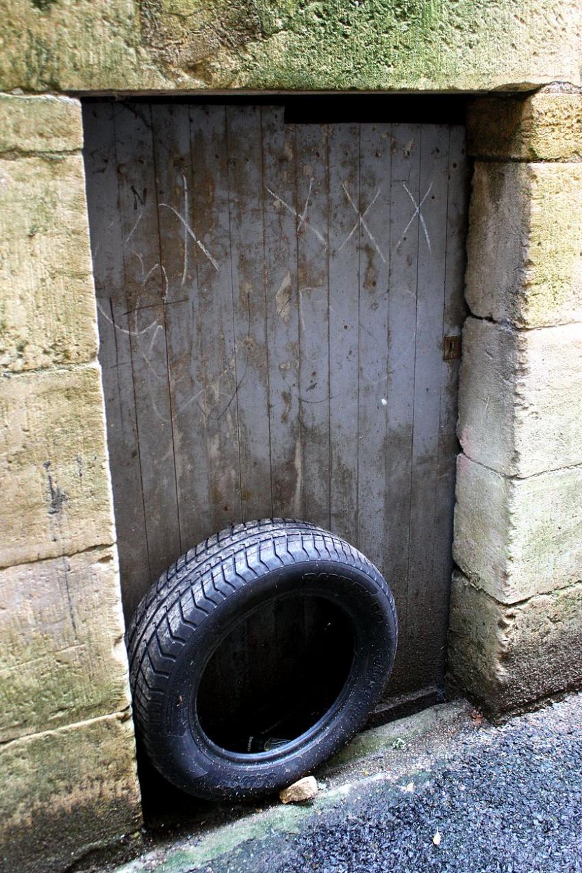 Portes (116) : Dans le Prigord,  Montignac (93)