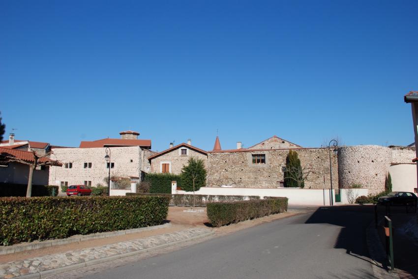 rempart de st Marcellin en Forez ,Loire 42